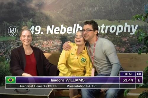 Brasileira termina o primeiro dia de disputa do Troféu Nebelhorn em 7º lugar. Vaga em PyeongChang 2018 será decidida na apresentação do Programa Livre / Foto: Igor Lukanin